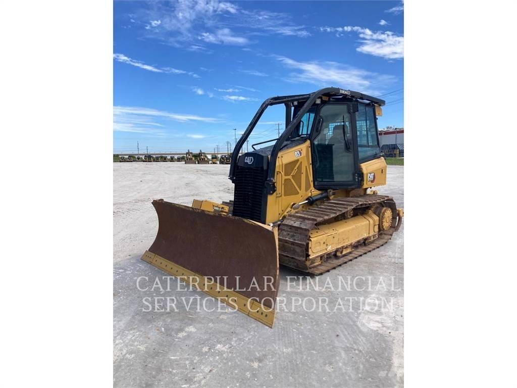 CAT D3-12 Buldožeri gusjeničari