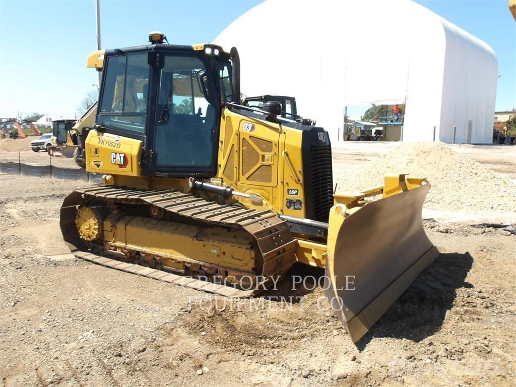 CAT D3-12LGP Buldožeri gusjeničari