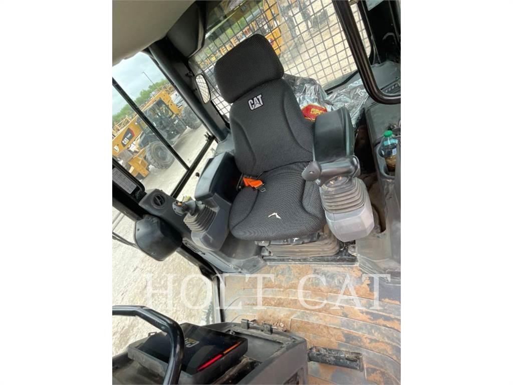 CAT D3 CAB3 Buldožeri gusjeničari