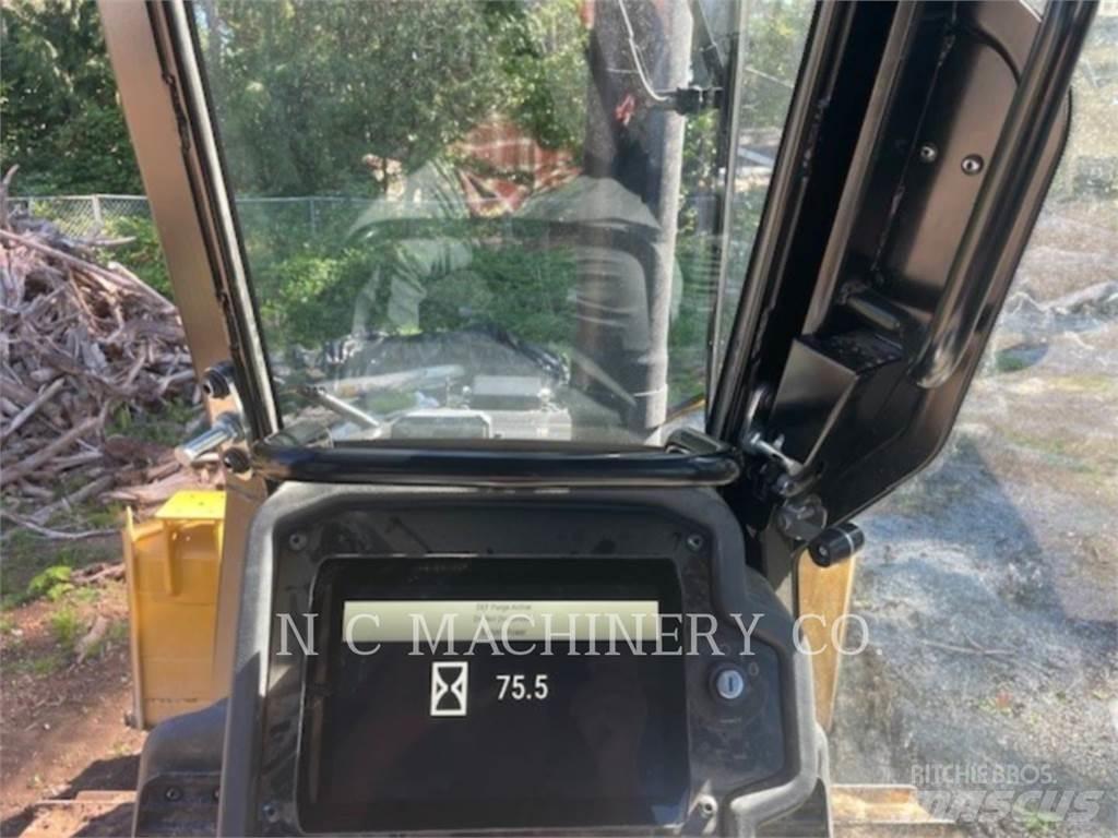 CAT D3 CB Buldožeri gusjeničari