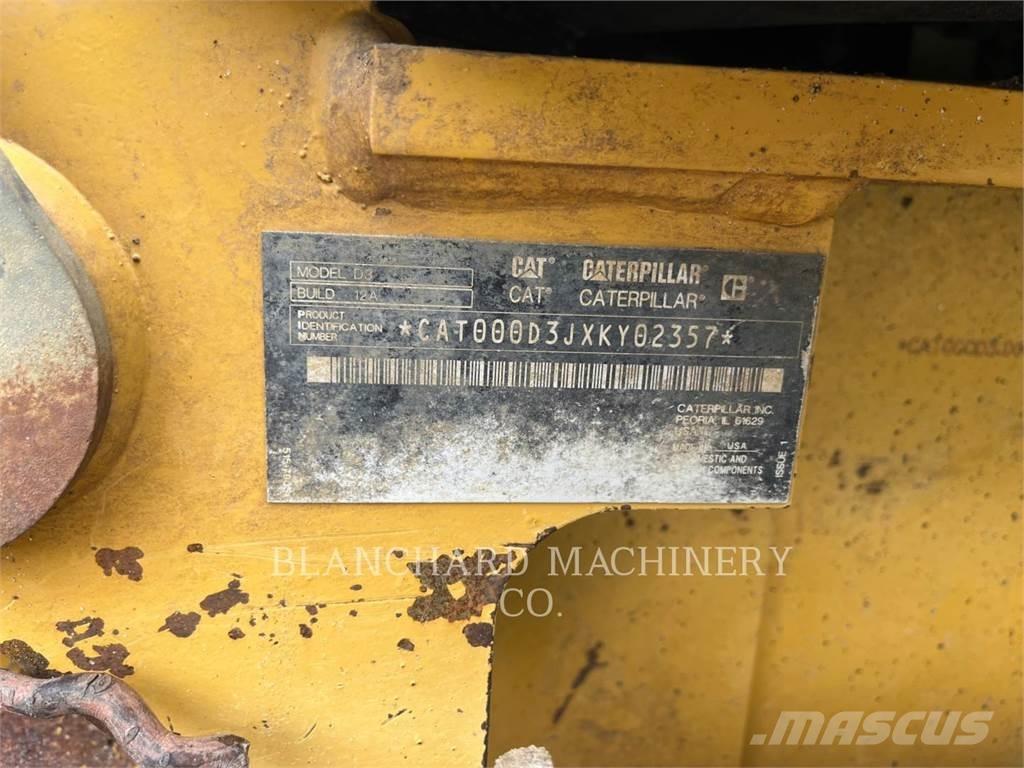 CAT D3 LGP Buldožeri gusjeničari