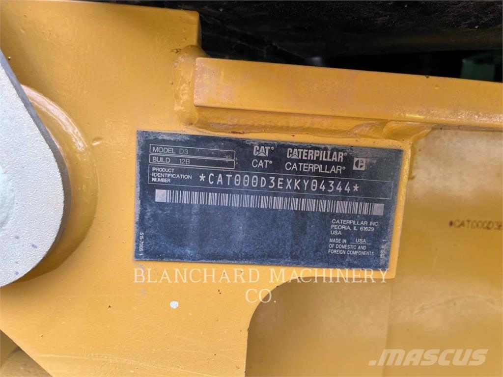 CAT D3 LGP Buldožeri gusjeničari