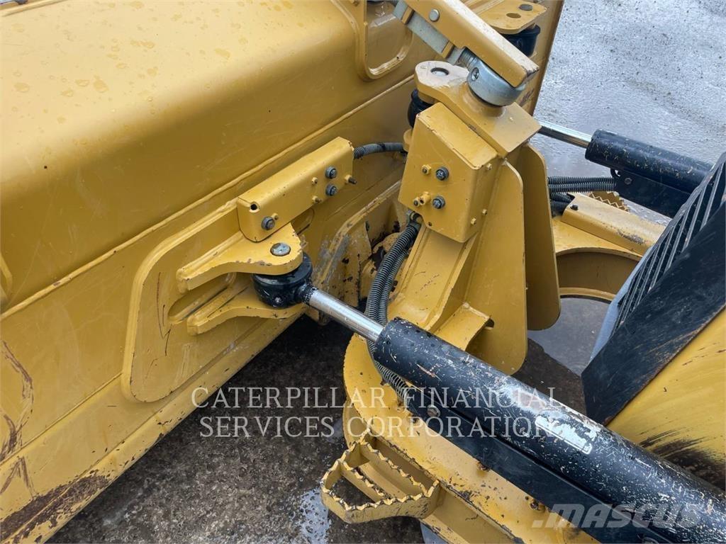 CAT D312 Buldožeri gusjeničari