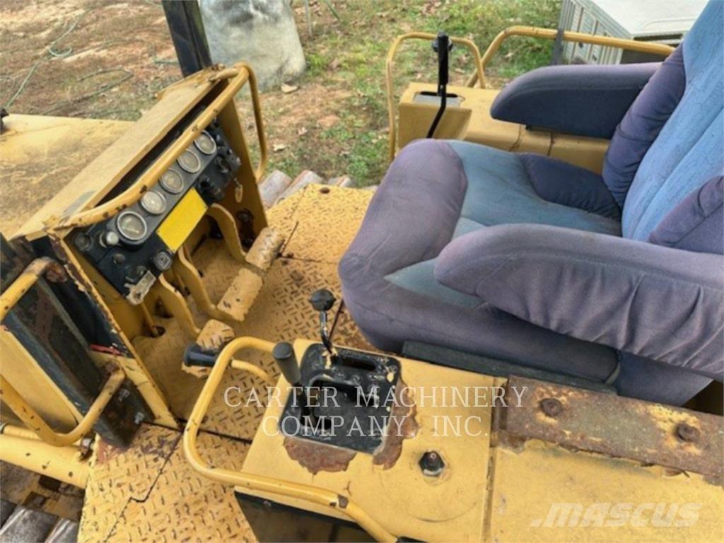 CAT D3BLGP Buldožeri gusjeničari
