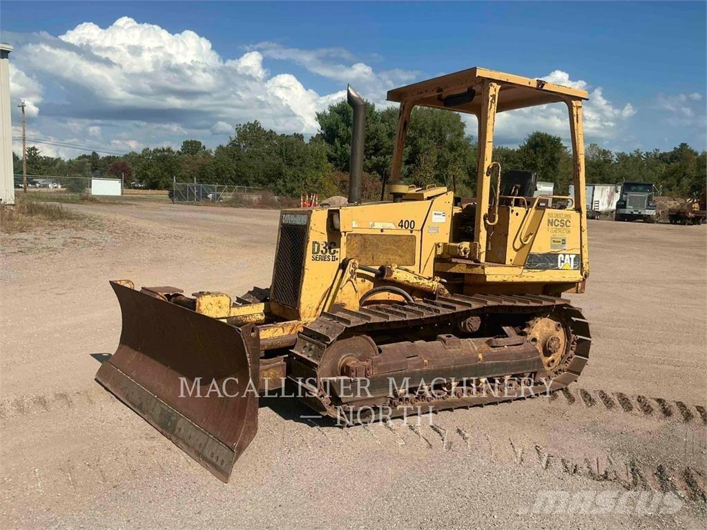 CAT D3C Buldožeri gusjeničari