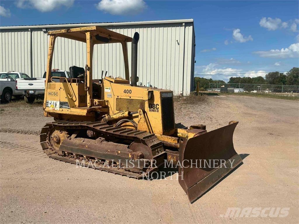 CAT D3C Buldožeri gusjeničari
