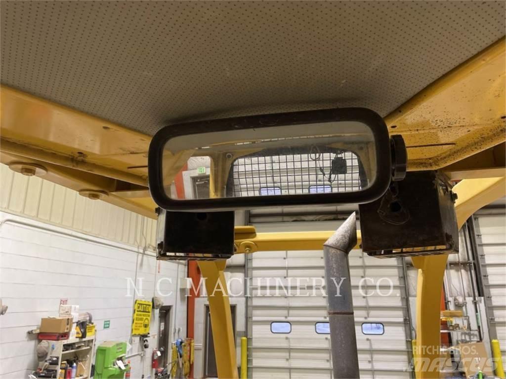 CAT D3G XLCN Buldožeri gusjeničari
