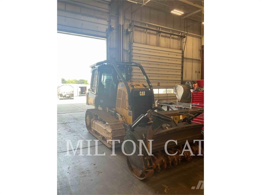 CAT D3K 2 XL Buldožeri gusjeničari