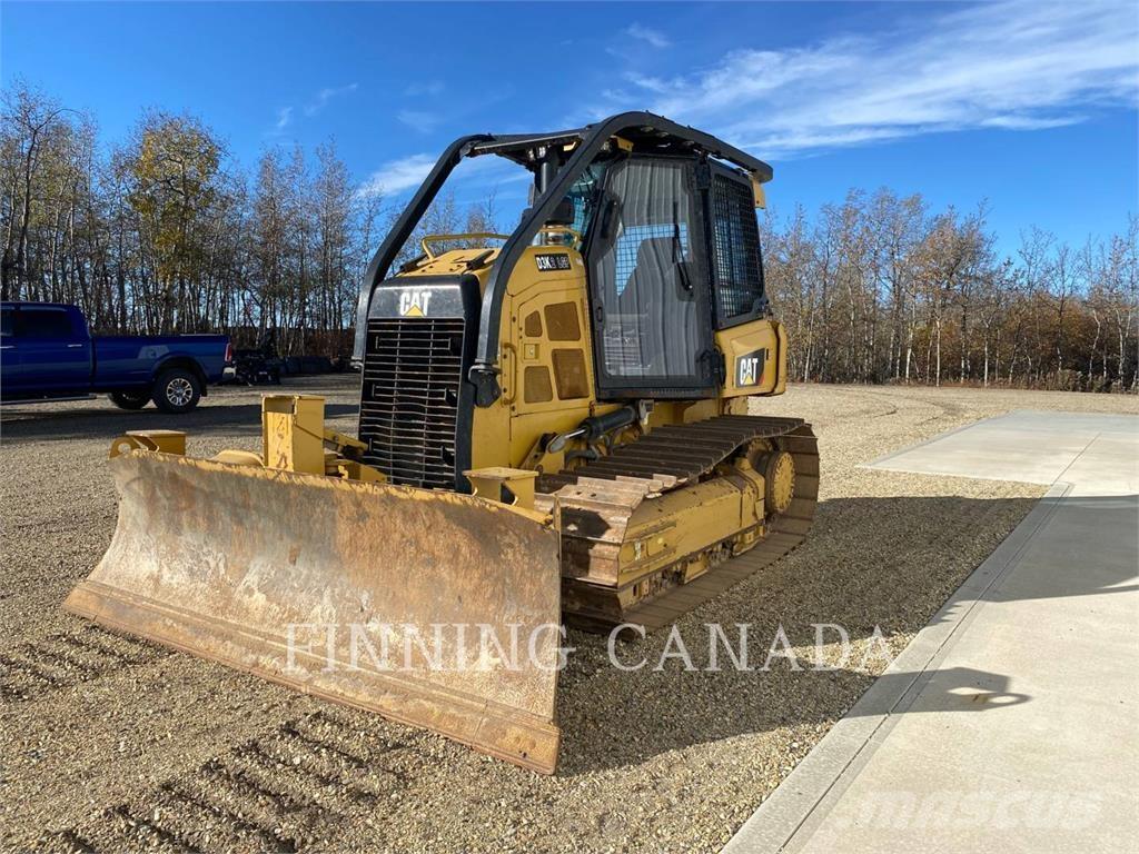 CAT D3K2 Buldožeri gusjeničari