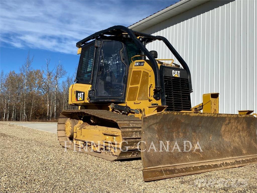 CAT D3K2 Buldožeri gusjeničari