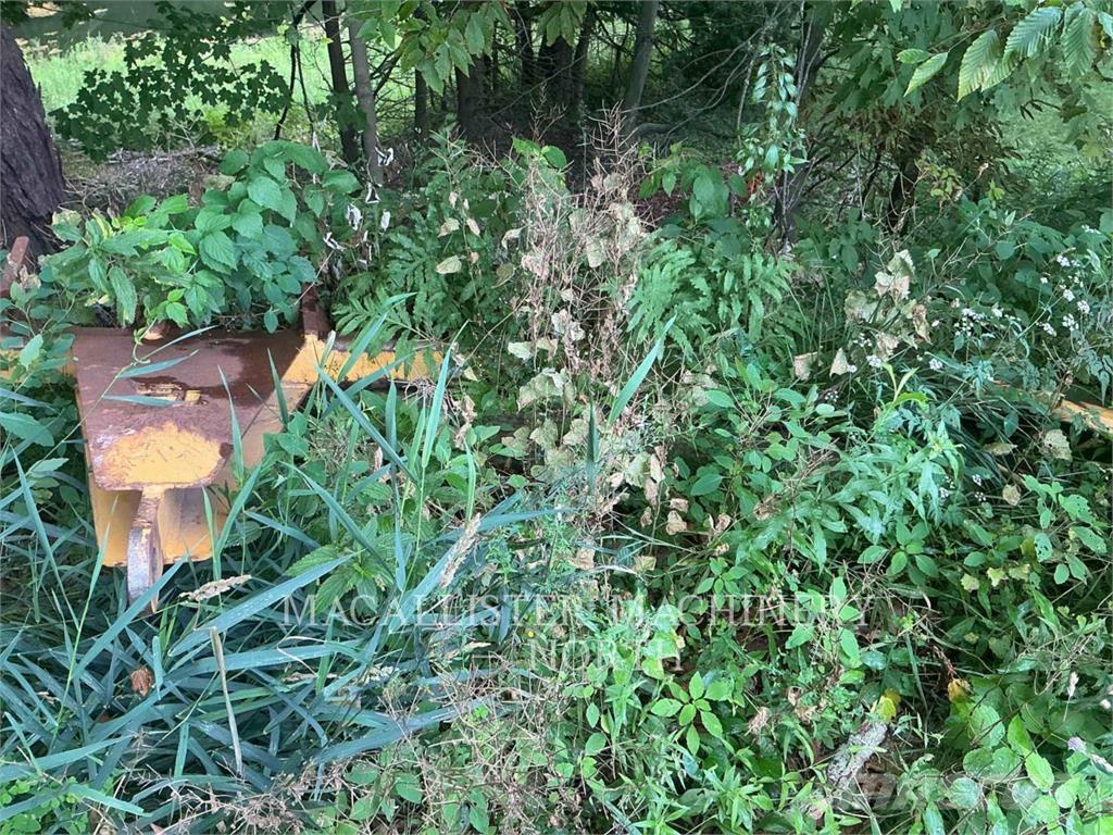 CAT D3K2L A Buldožeri gusjeničari