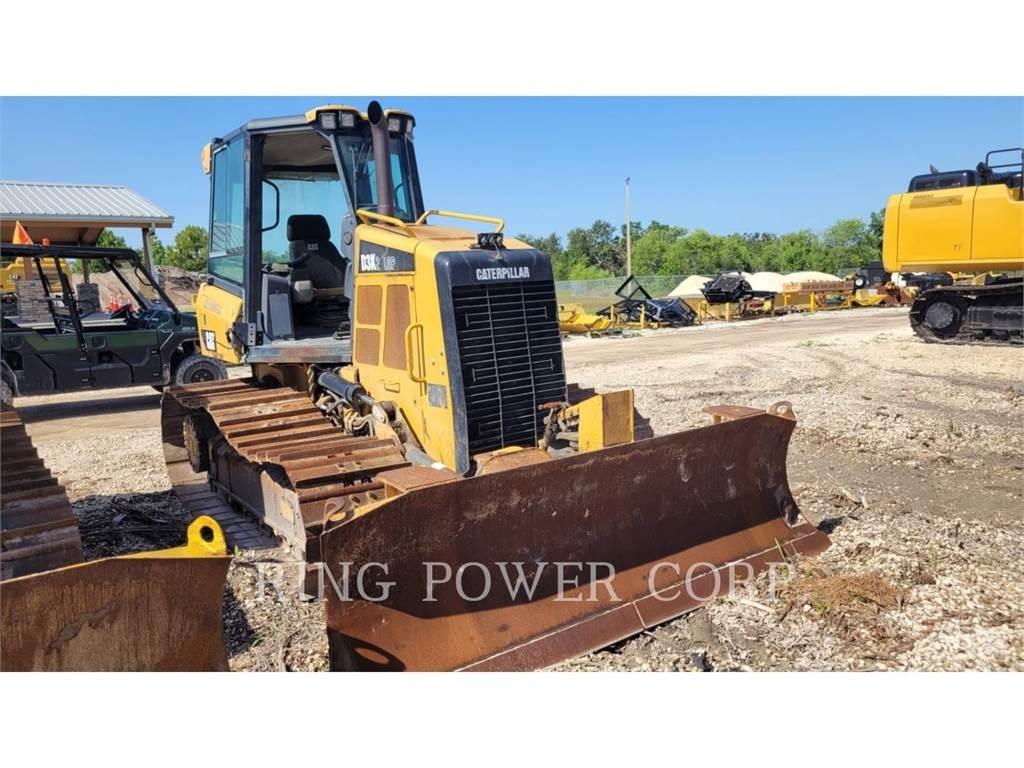 CAT D3K2LGP Buldožeri gusjeničari