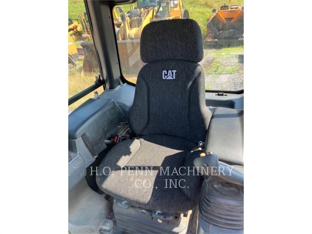 CAT D3K2XL Buldožeri gusjeničari