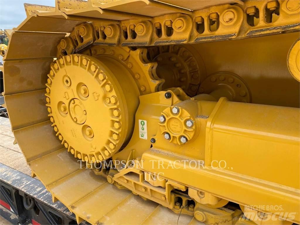 CAT D4 Buldožeri gusjeničari