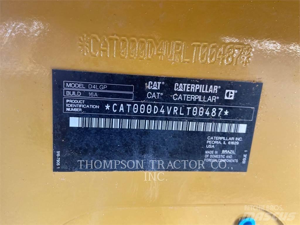 CAT D4 Buldožeri gusjeničari