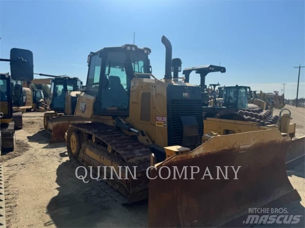 CAT D4 Buldožeri gusjeničari
