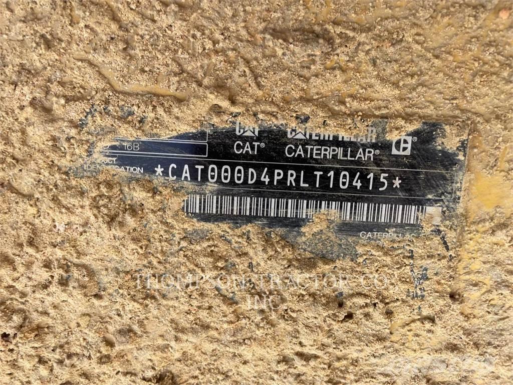 CAT D4 Buldožeri gusjeničari