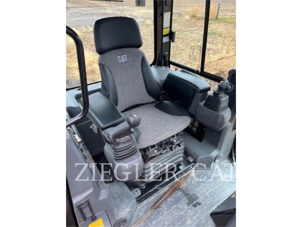 CAT D4 Buldožeri gusjeničari