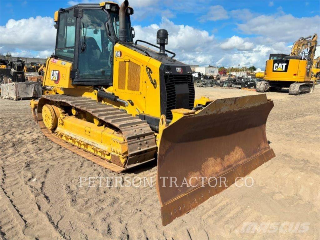 CAT D4 Buldožeri gusjeničari