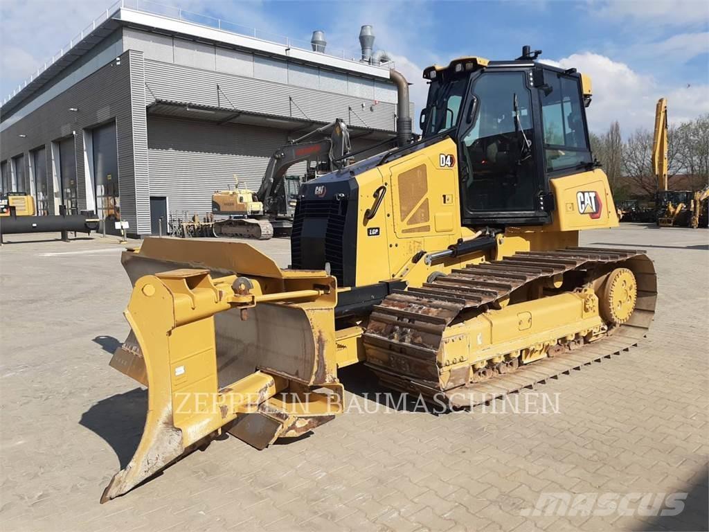 CAT D4-16A Buldožeri gusjeničari