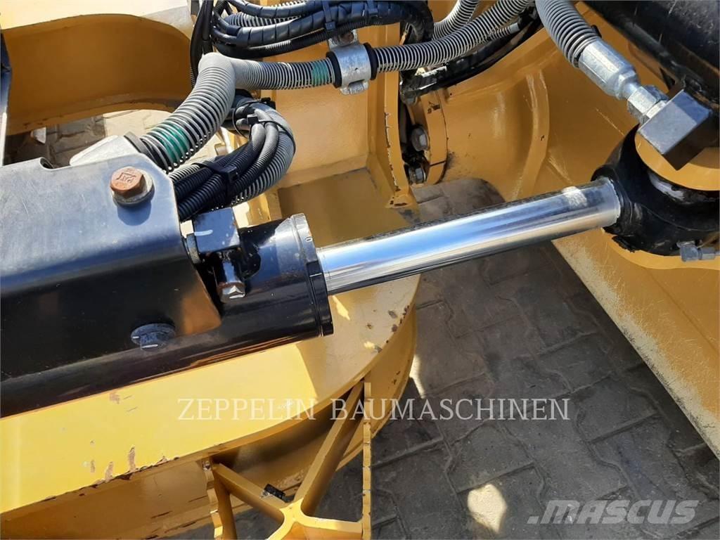CAT D4-16A Buldožeri gusjeničari