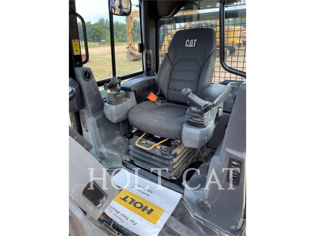 CAT D4 CAB Buldožeri gusjeničari