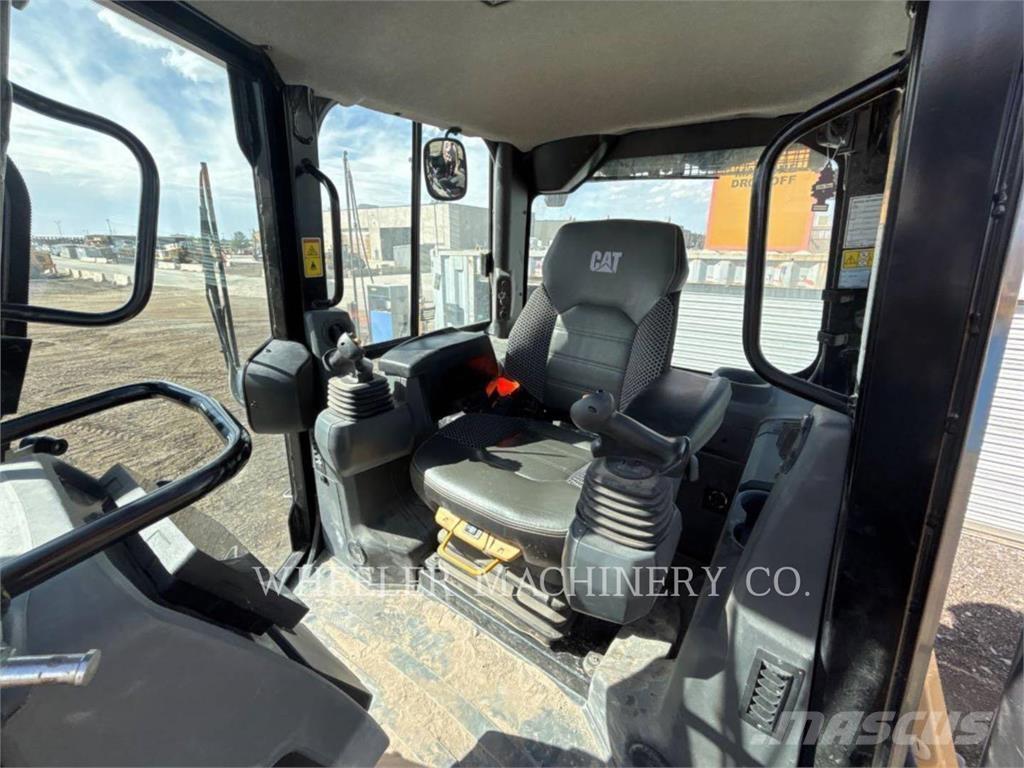 CAT D4 XL Buldožeri gusjeničari