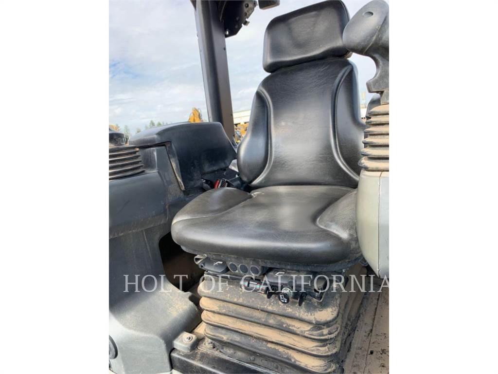 CAT D4K2 Buldožeri gusjeničari