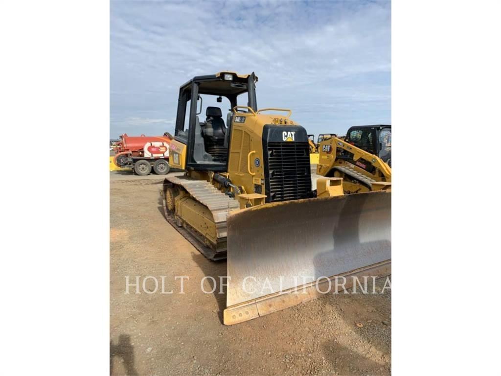 CAT D4K2 Buldožeri gusjeničari