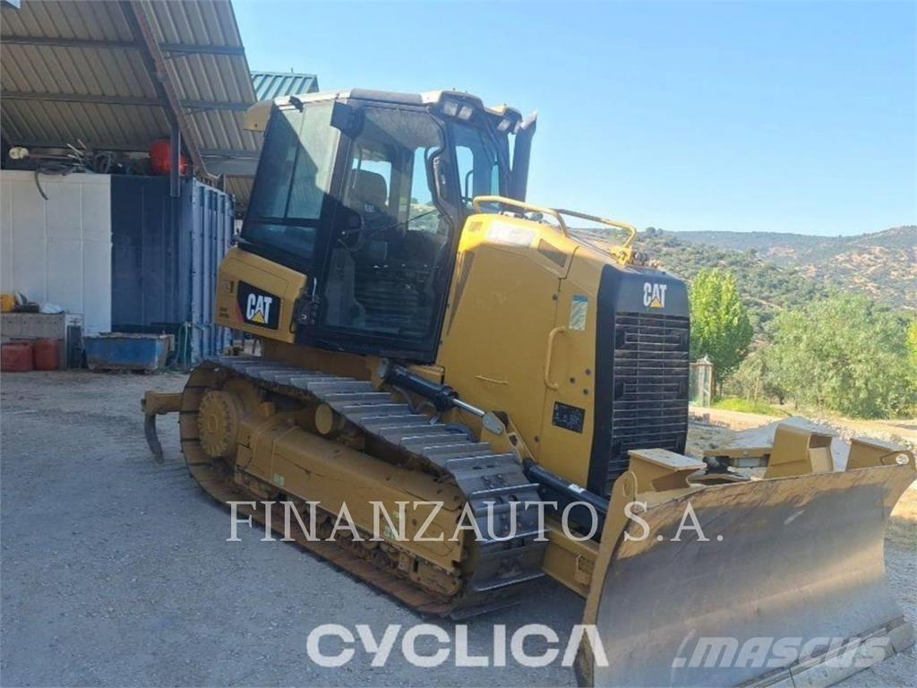 CAT D4K2 Buldožeri gusjeničari