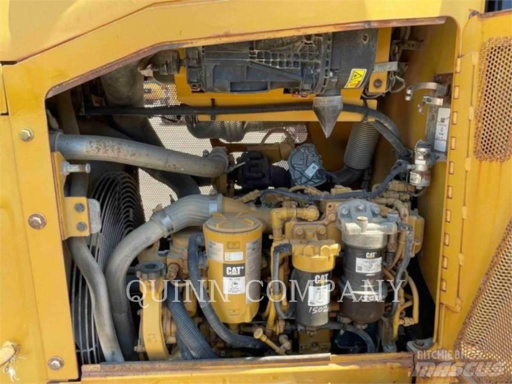 CAT D4K2 XL Buldožeri gusjeničari