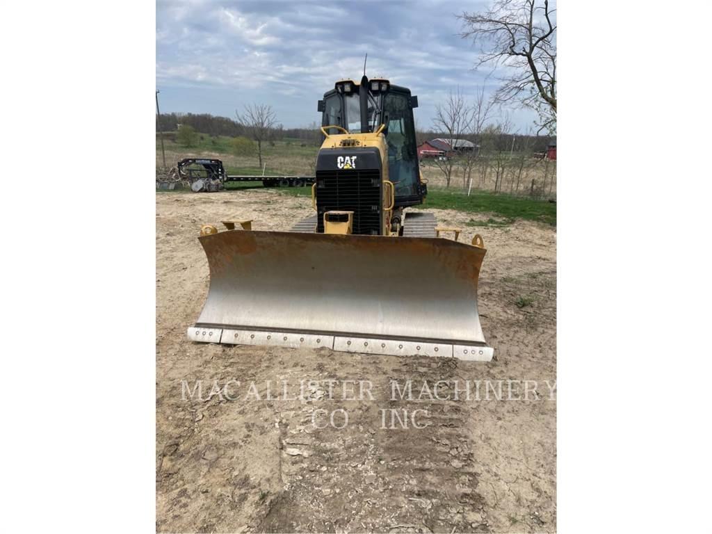 CAT D4K2 XL Buldožeri gusjeničari