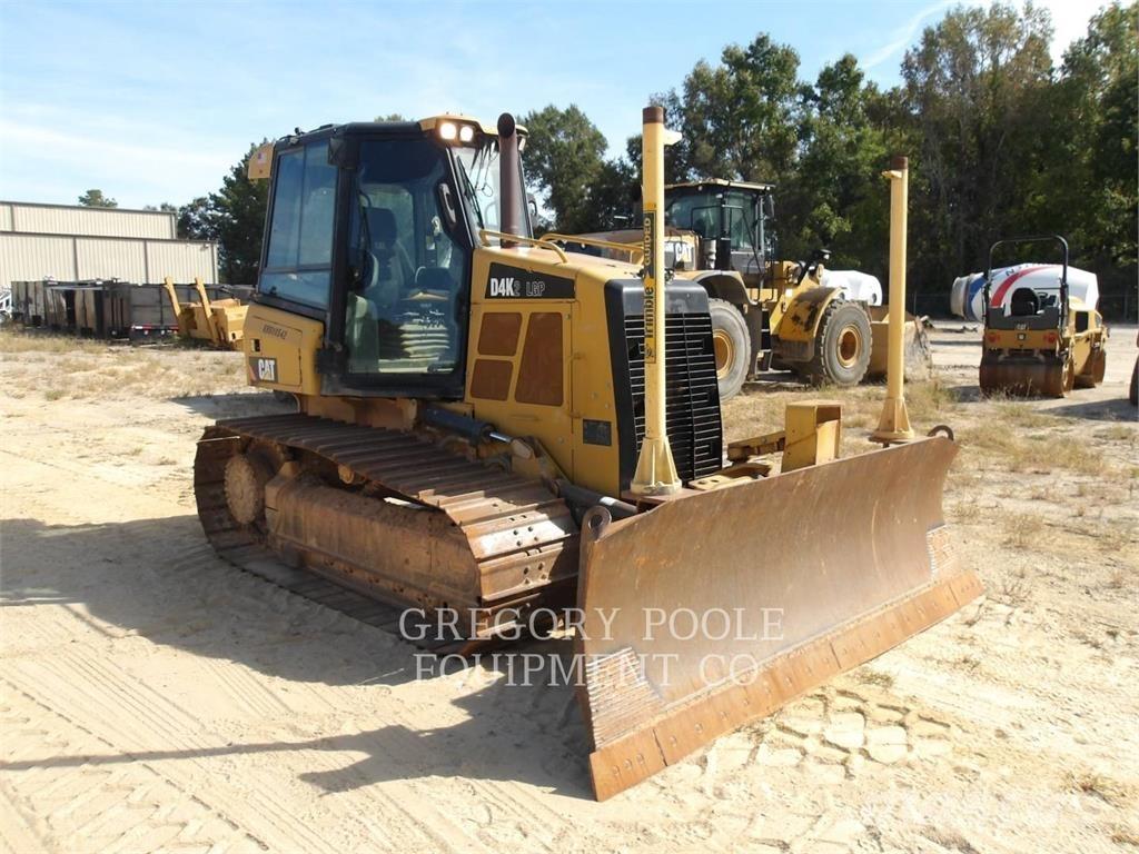 CAT D4K2LGP Buldožeri gusjeničari