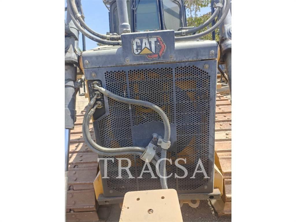CAT D5 Buldožeri gusjeničari