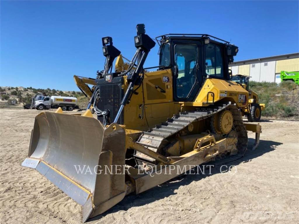 CAT D5 Buldožeri gusjeničari