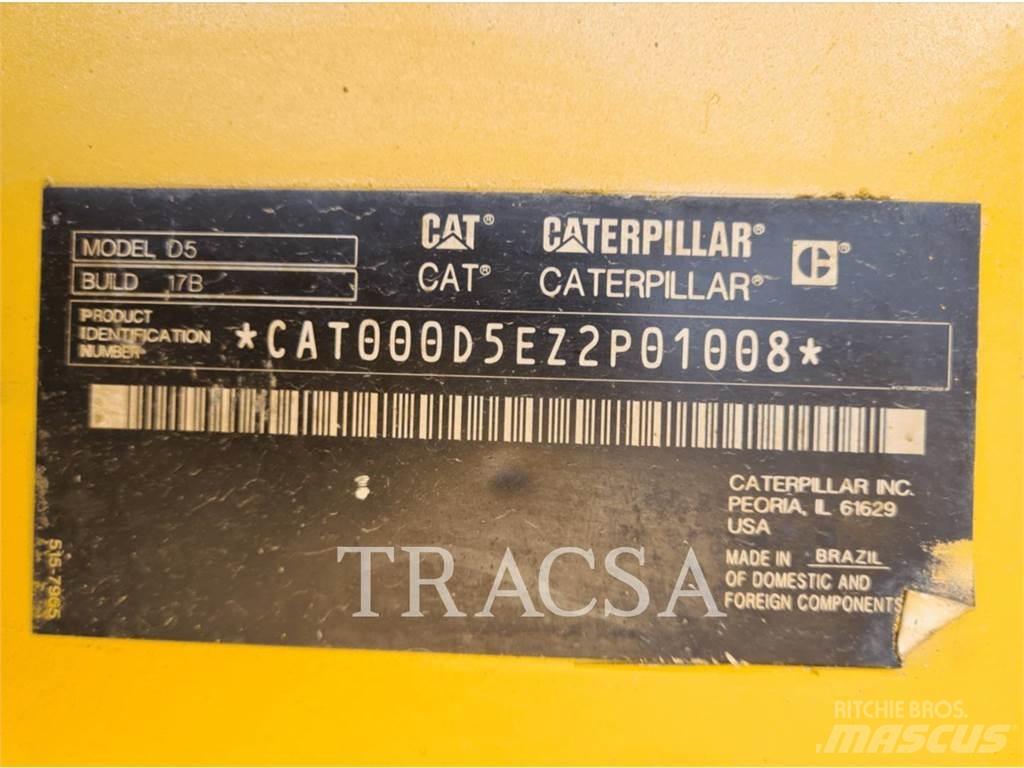 CAT D5 Buldožeri gusjeničari
