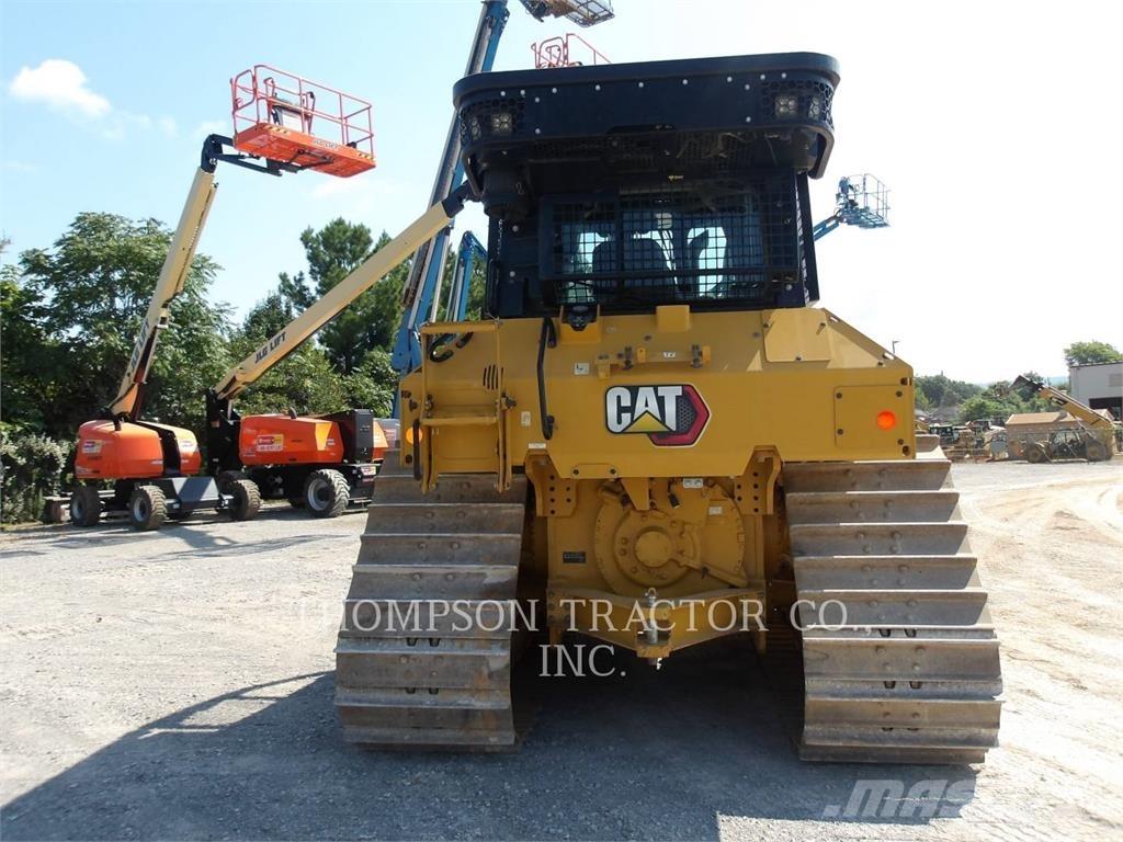 CAT D5 Buldožeri gusjeničari