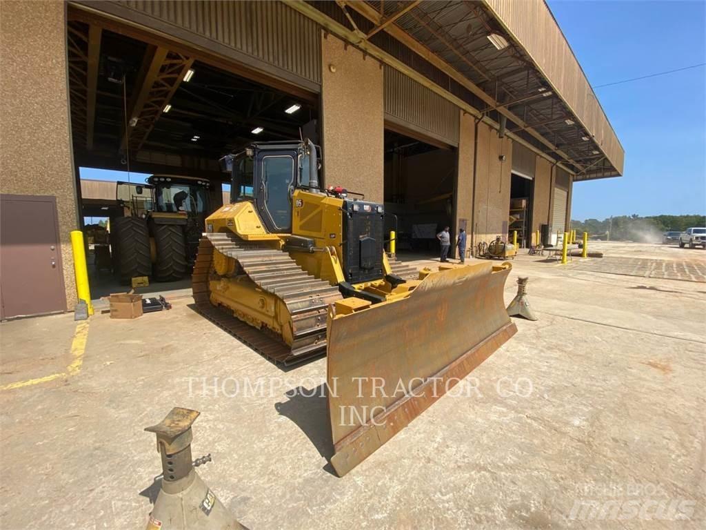 CAT D5 Buldožeri gusjeničari