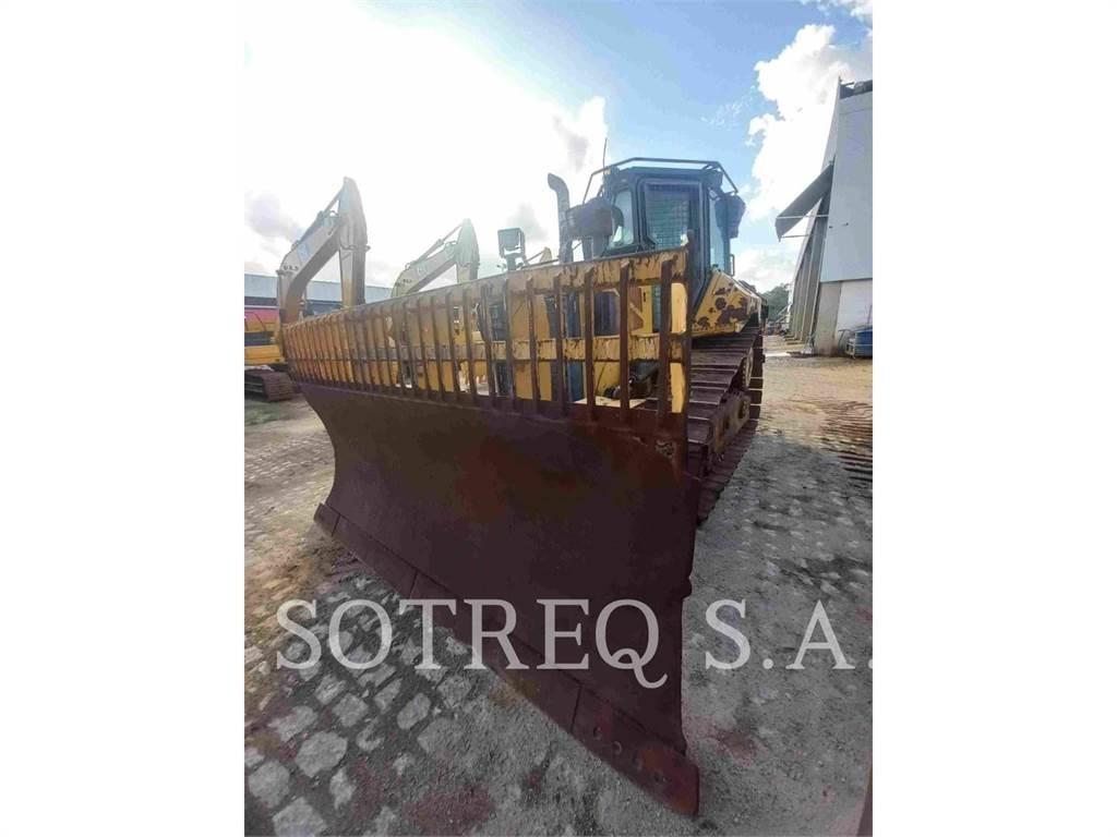 CAT D5 Buldožeri gusjeničari