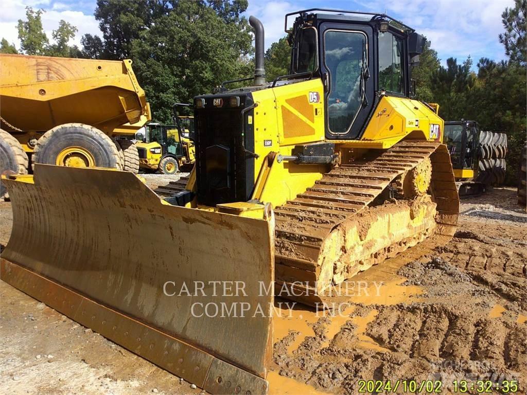 CAT D5 Buldožeri gusjeničari