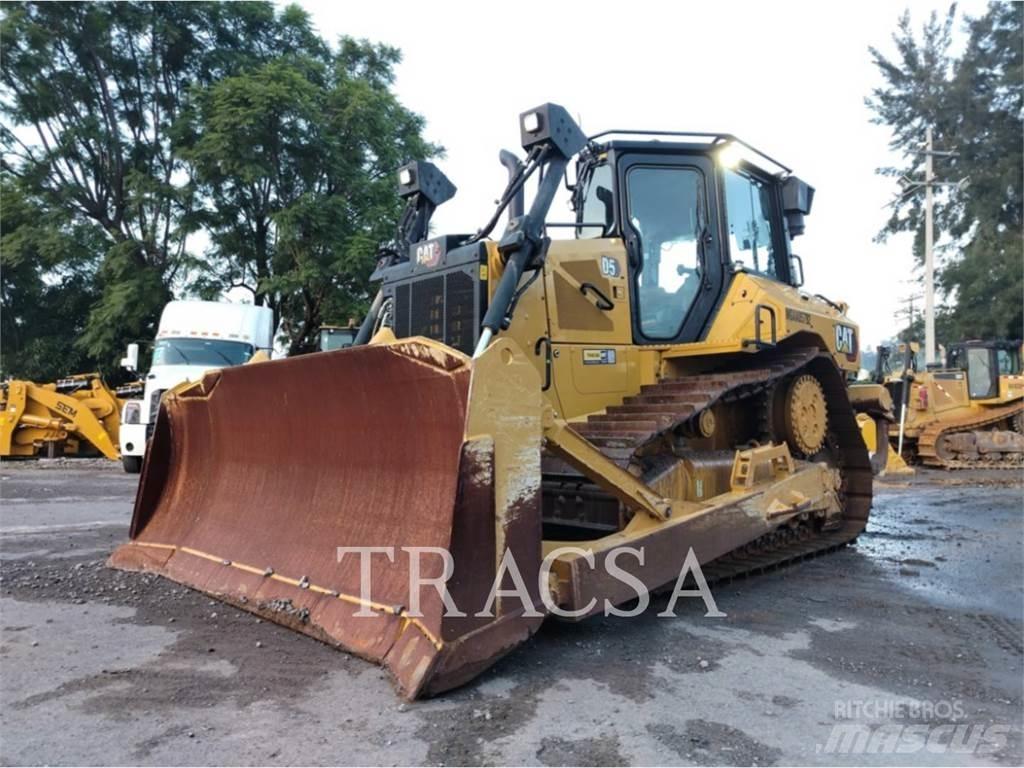 CAT D5 Buldožeri gusjeničari
