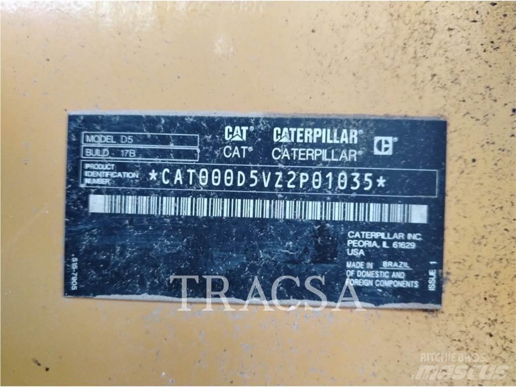 CAT D5 Buldožeri gusjeničari