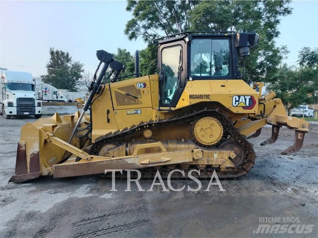 CAT D5 Buldožeri gusjeničari