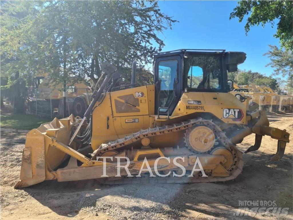 CAT D5 Buldožeri gusjeničari
