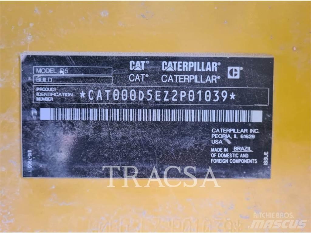 CAT D5 Buldožeri gusjeničari