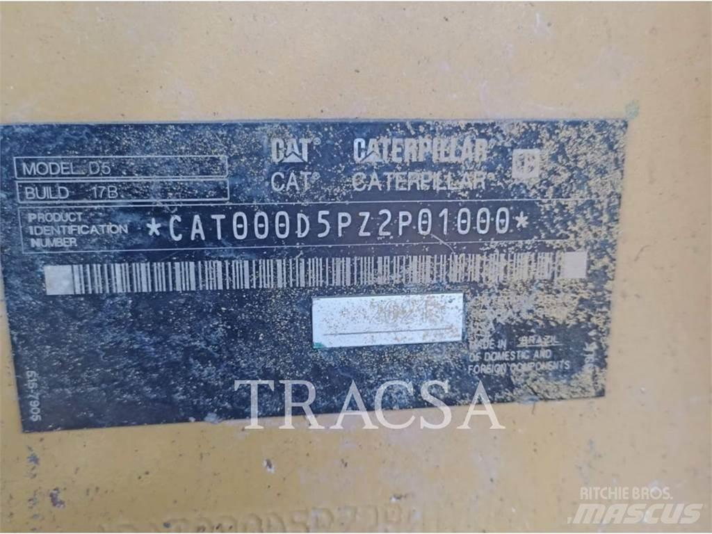 CAT D5 Buldožeri gusjeničari