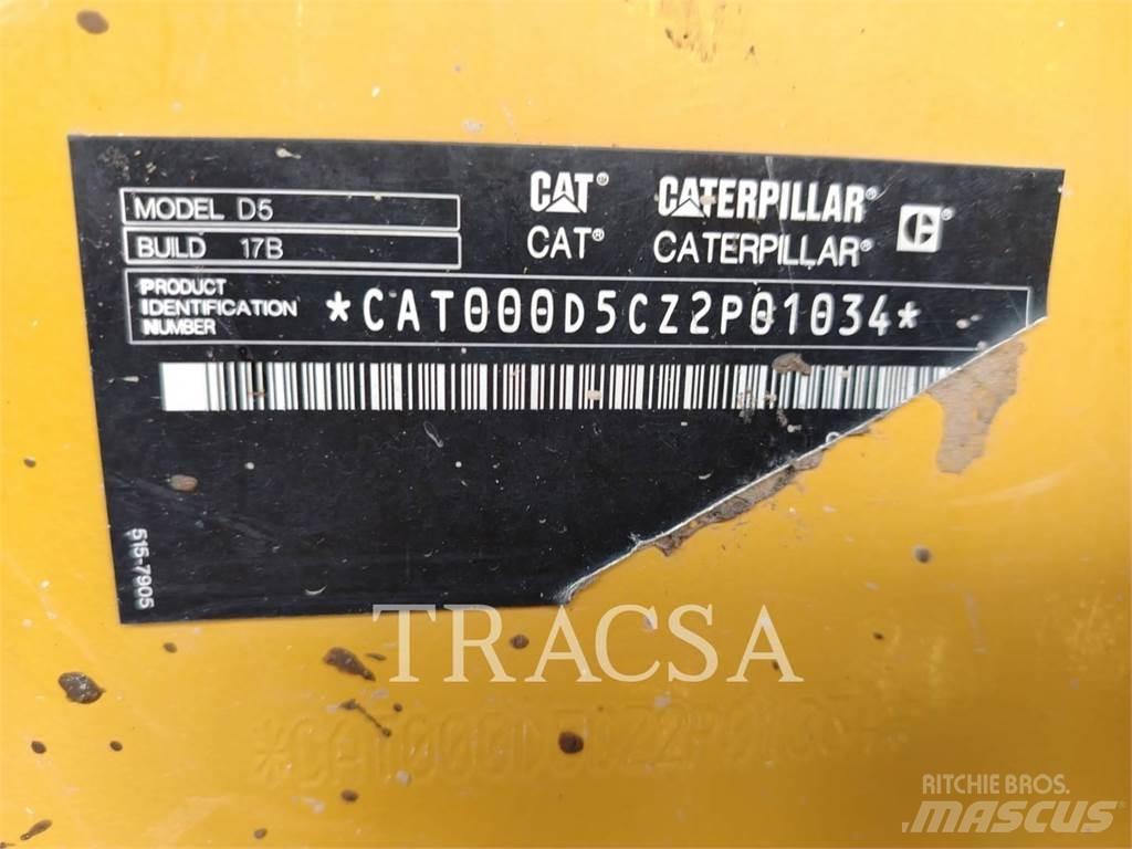 CAT D5 Buldožeri gusjeničari