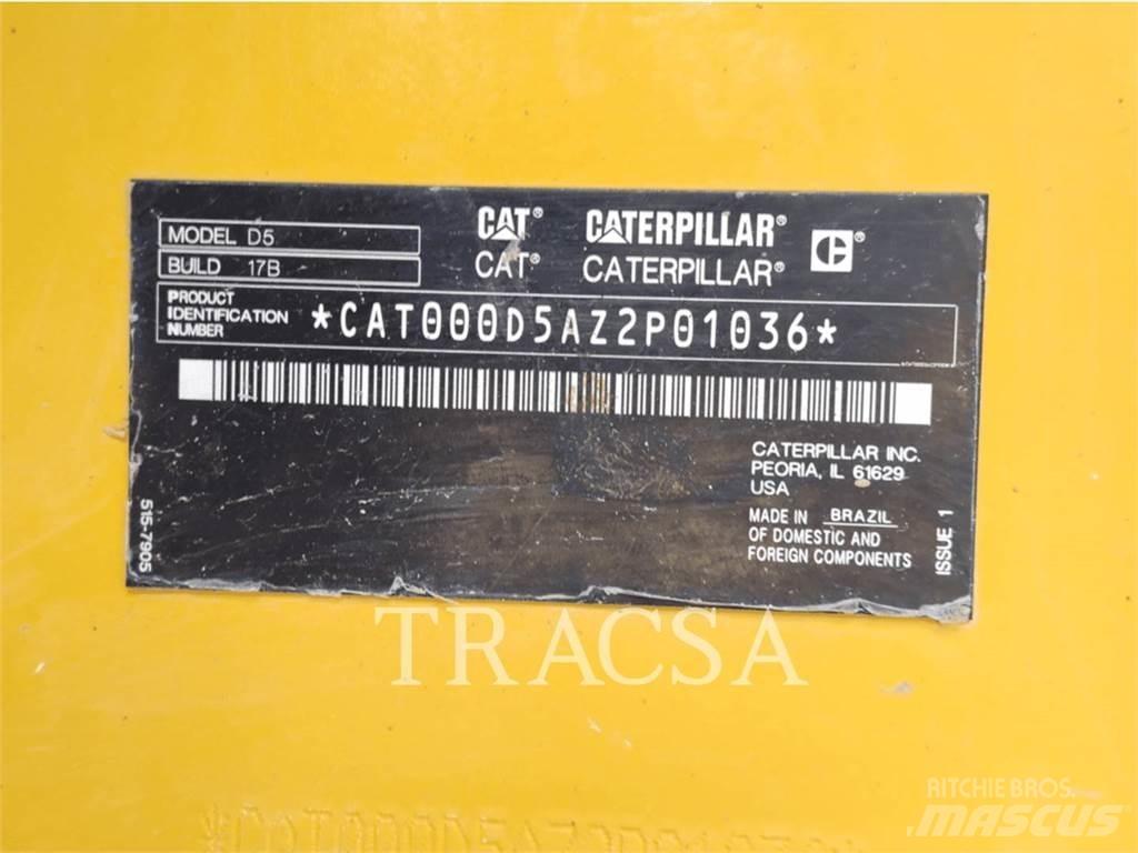 CAT D5 Buldožeri gusjeničari