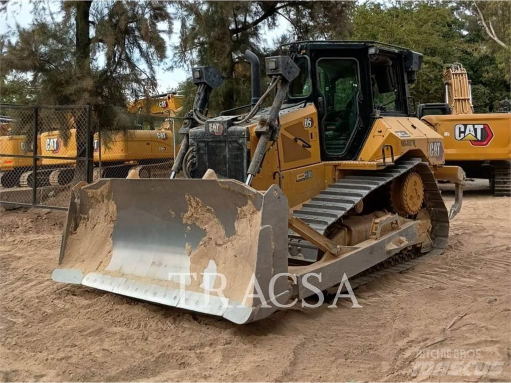 CAT D5 Buldožeri gusjeničari