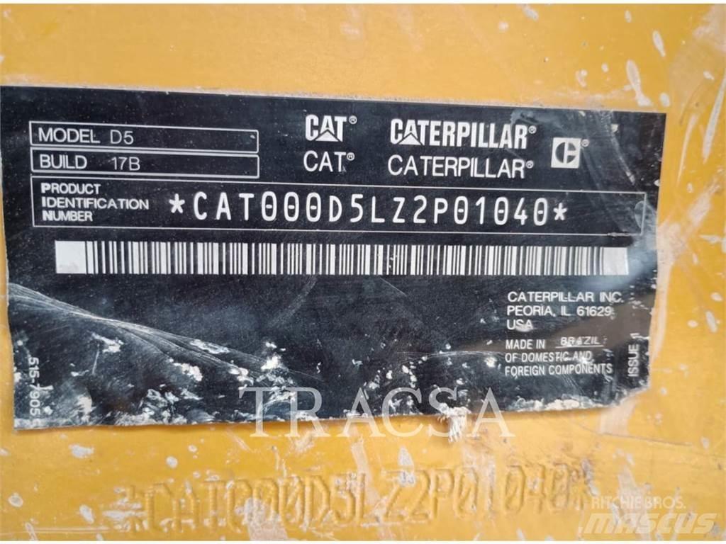 CAT D5 Buldožeri gusjeničari